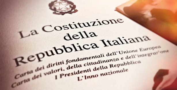 Cerimonia 2 Giugno. Consegna copia della Costituzione Italiana ai Cittadini e alle Cittadine, che nel 2023 hanno già compiuto e dovranno compiere 18 anni di età