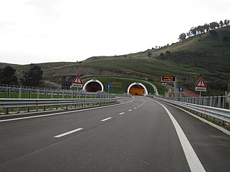 SS 106 VAR/B JONICA Chiusa la corsia di sorpasso in direzione nord tra Siderno, Grotteria e Marina di Gioiosa Ionica